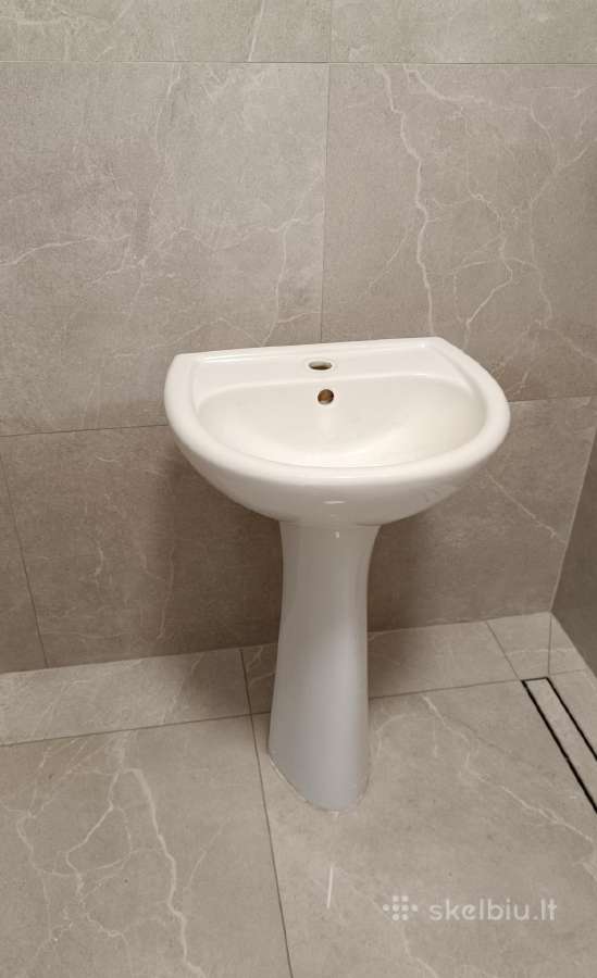 Vonios kriauklė su koja