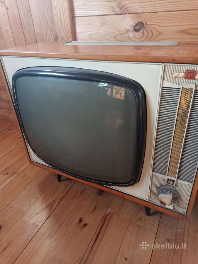 Antikvarinis televizorius Kuršėnuose.
