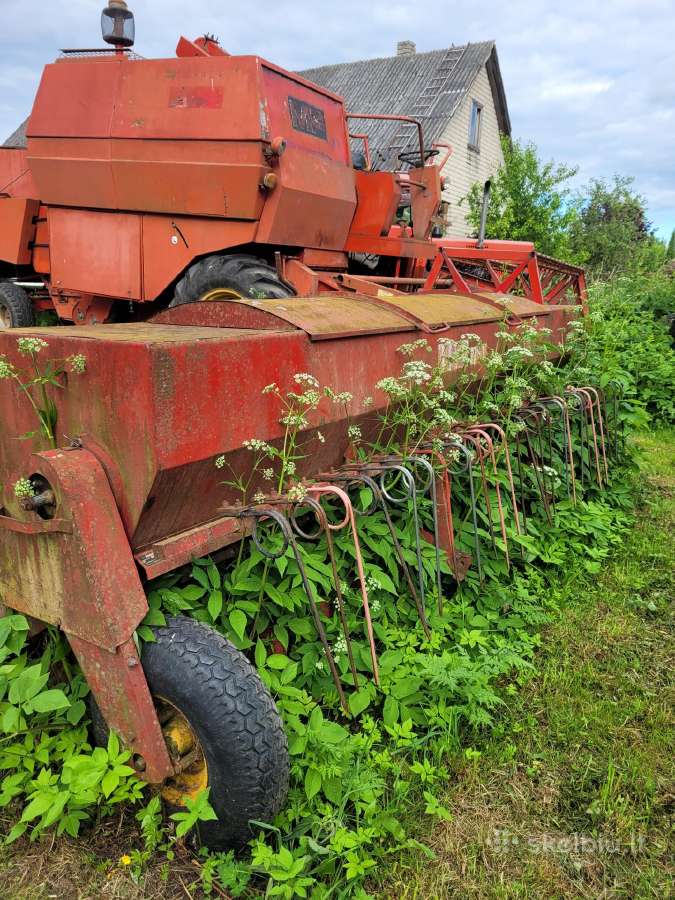 Parduodu kombainą, barstytuvą, sėjamąją, purkštuvą