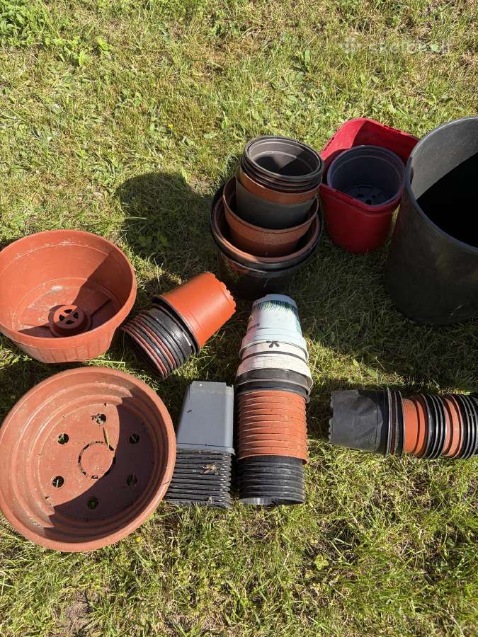 Įvairių dydžių plastikiniai vazonai - nuotraukos Nr. 2
