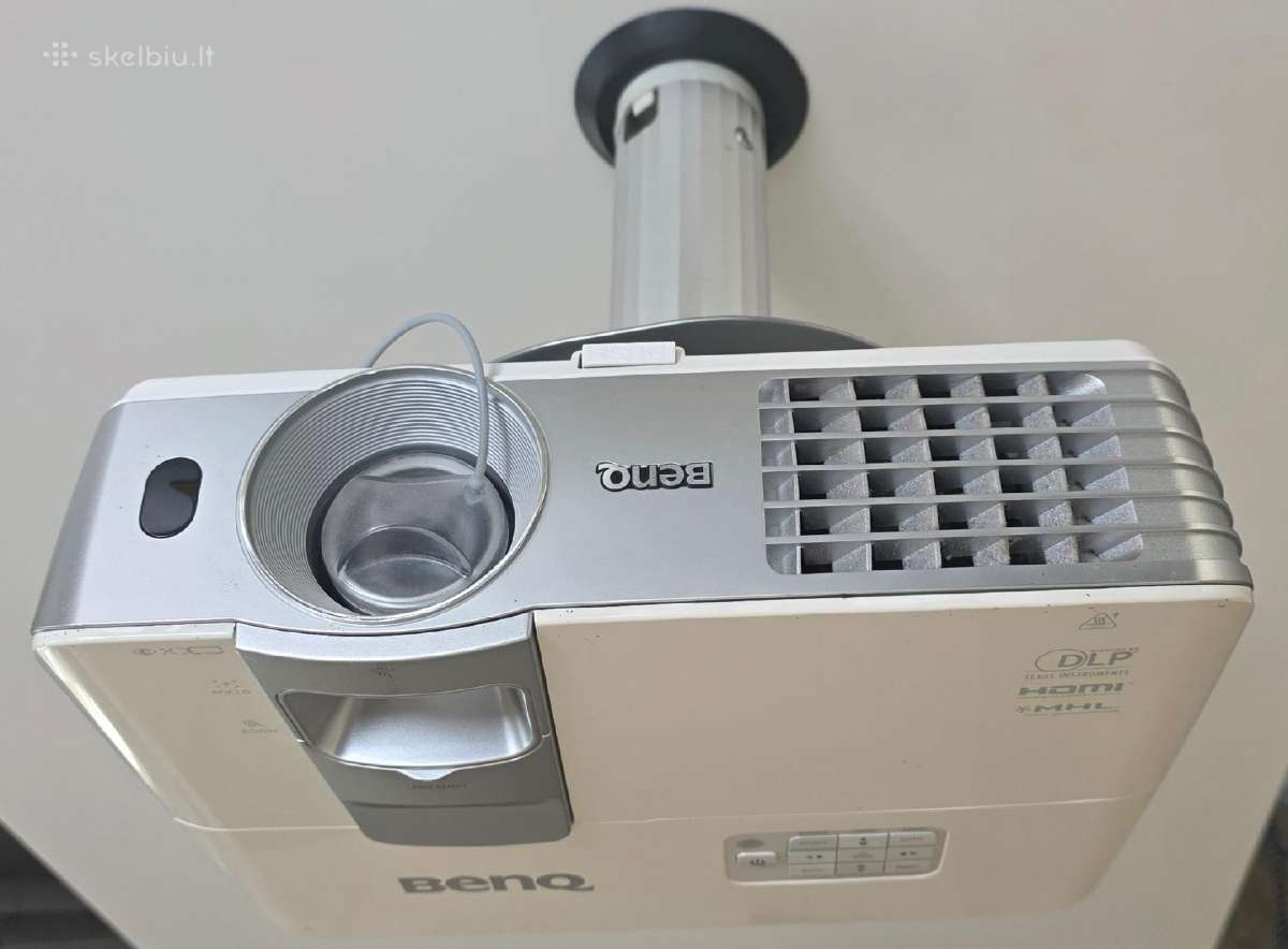 Benq W1070+ Full HD namų kino projektorius
