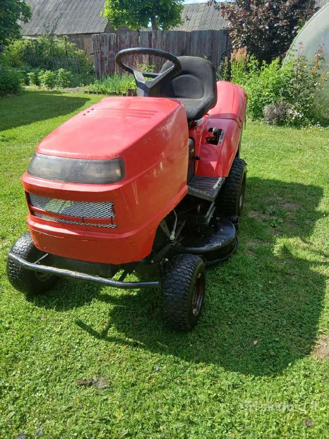 Traktoriukas honda ir jonsered