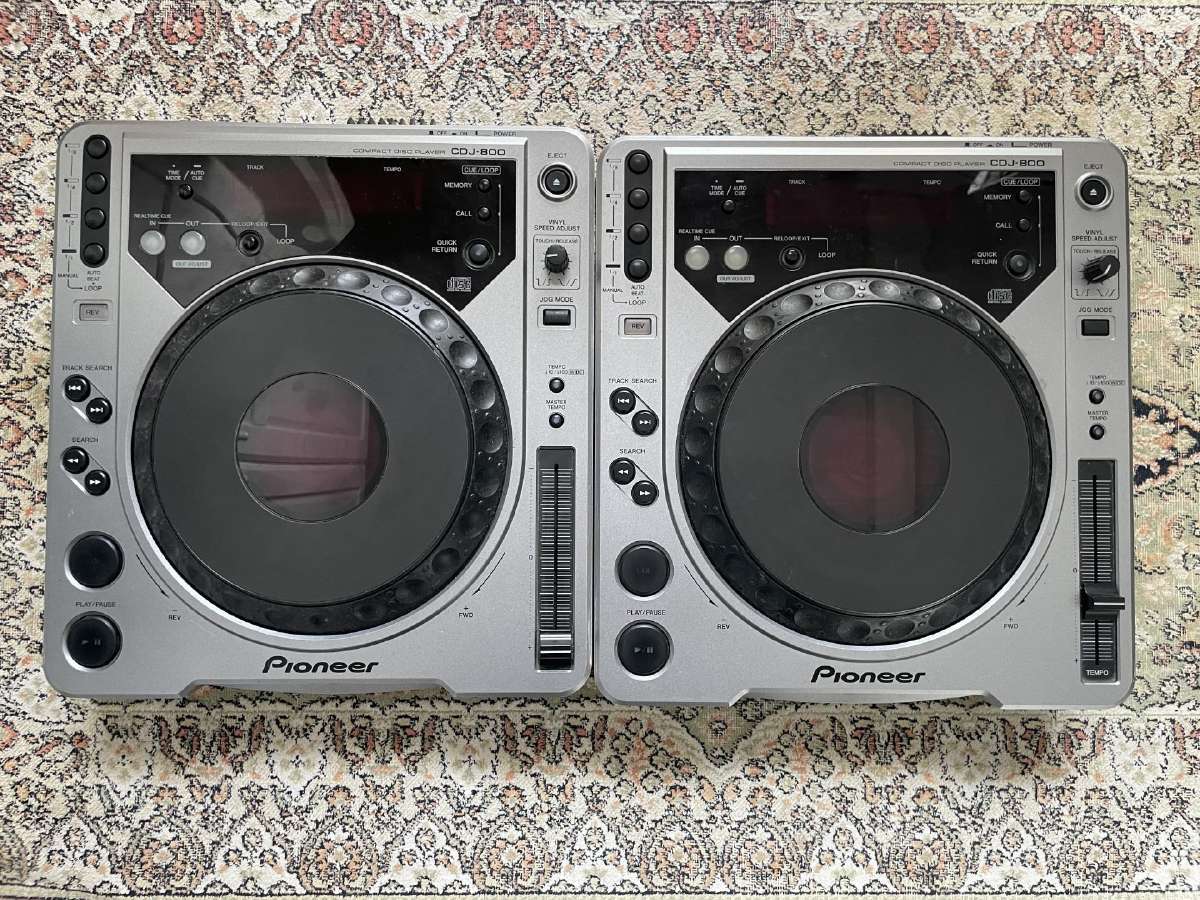 2 Pioneer Cdj 800 grotuvai