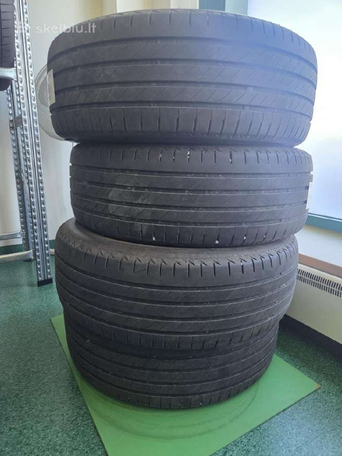 R18/235/60 Bridgestone padangos