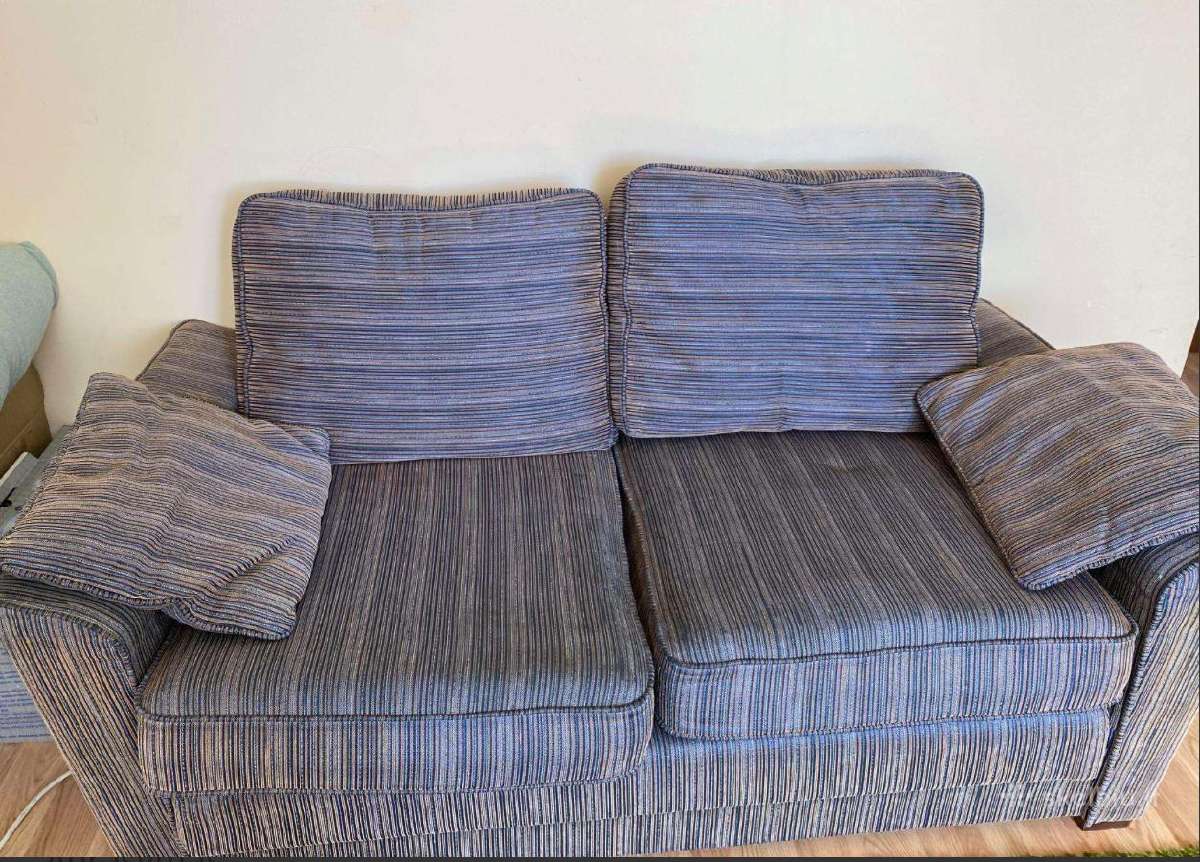 Atiduodam už simbolinę kainą sofa su miegamąja d.