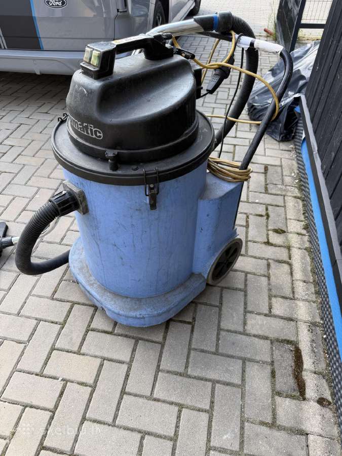 Šlapių dangų pramoninis siurblys Numatic Wvd 900-2