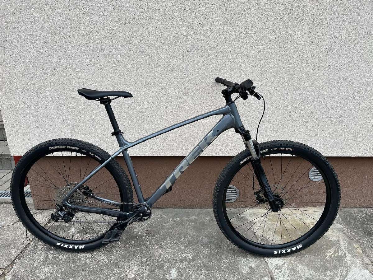 Trek marlin 7 gen 3 kalnu dviratis.