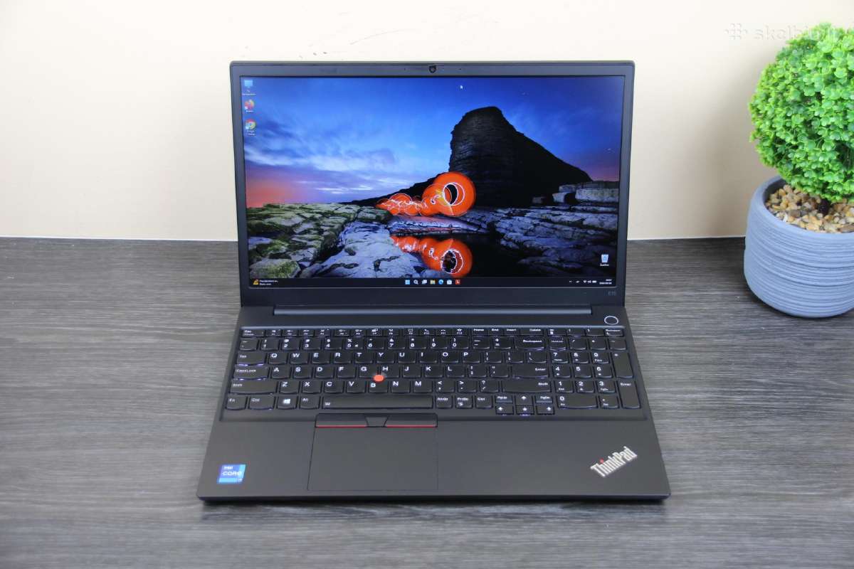Lenovo E15 gen2 i7-11gen 16gb fhd Ips us klav