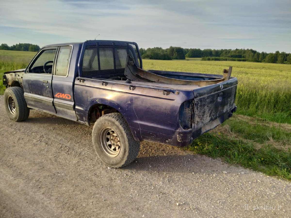 Mazda b2500 dalimis