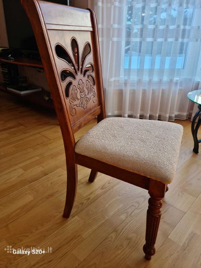 Parduodamas medžio masyvo stalas ir 8 kėdės - nuotraukos Nr. 3