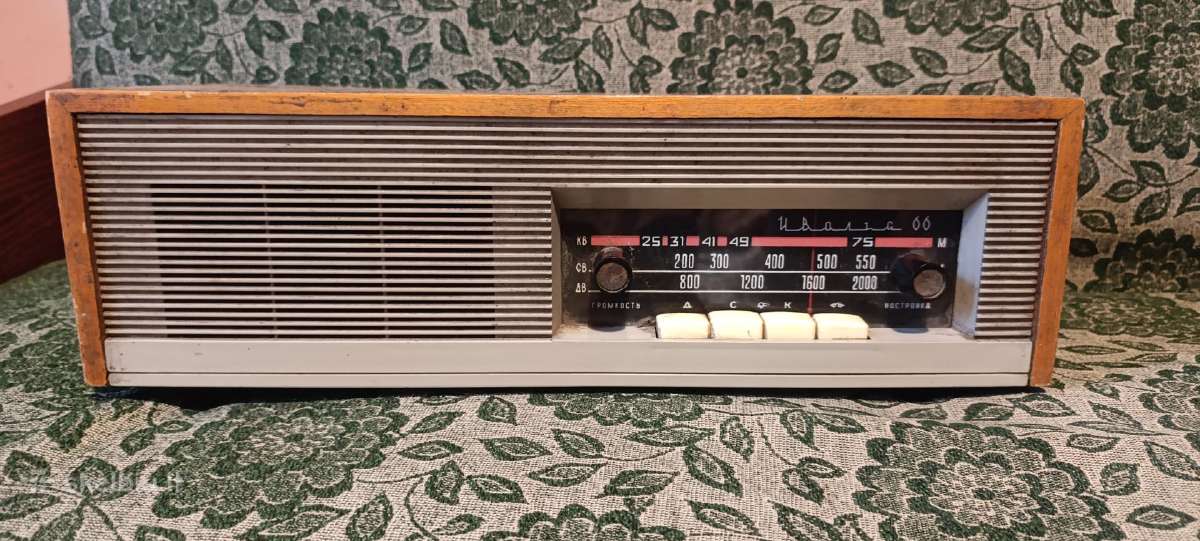 Senoviškas radijo aparatas