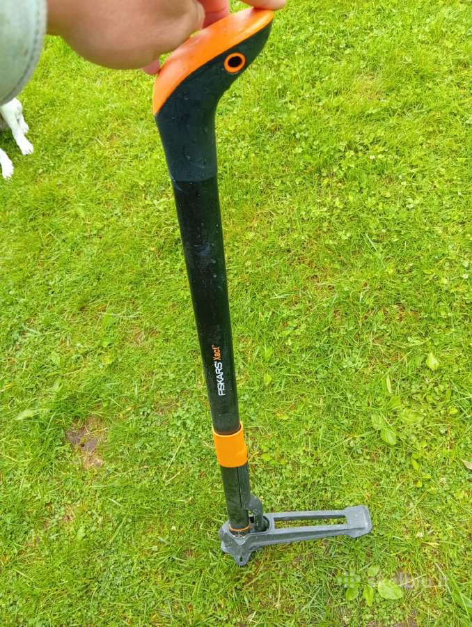 Fiskars Xact piktžolių ravėtuvas