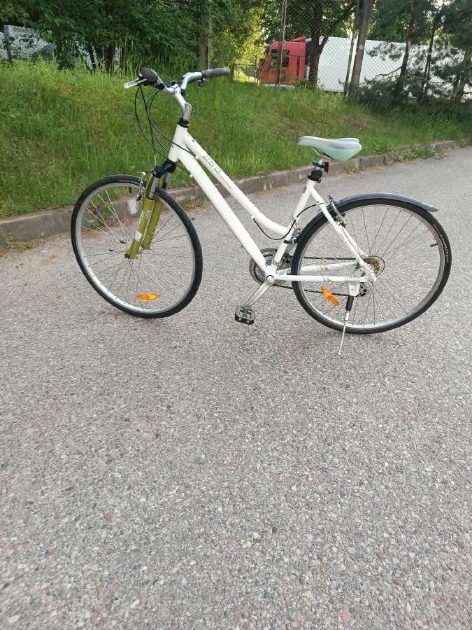 Moteriškas dviratis.ratas 28.remas M.