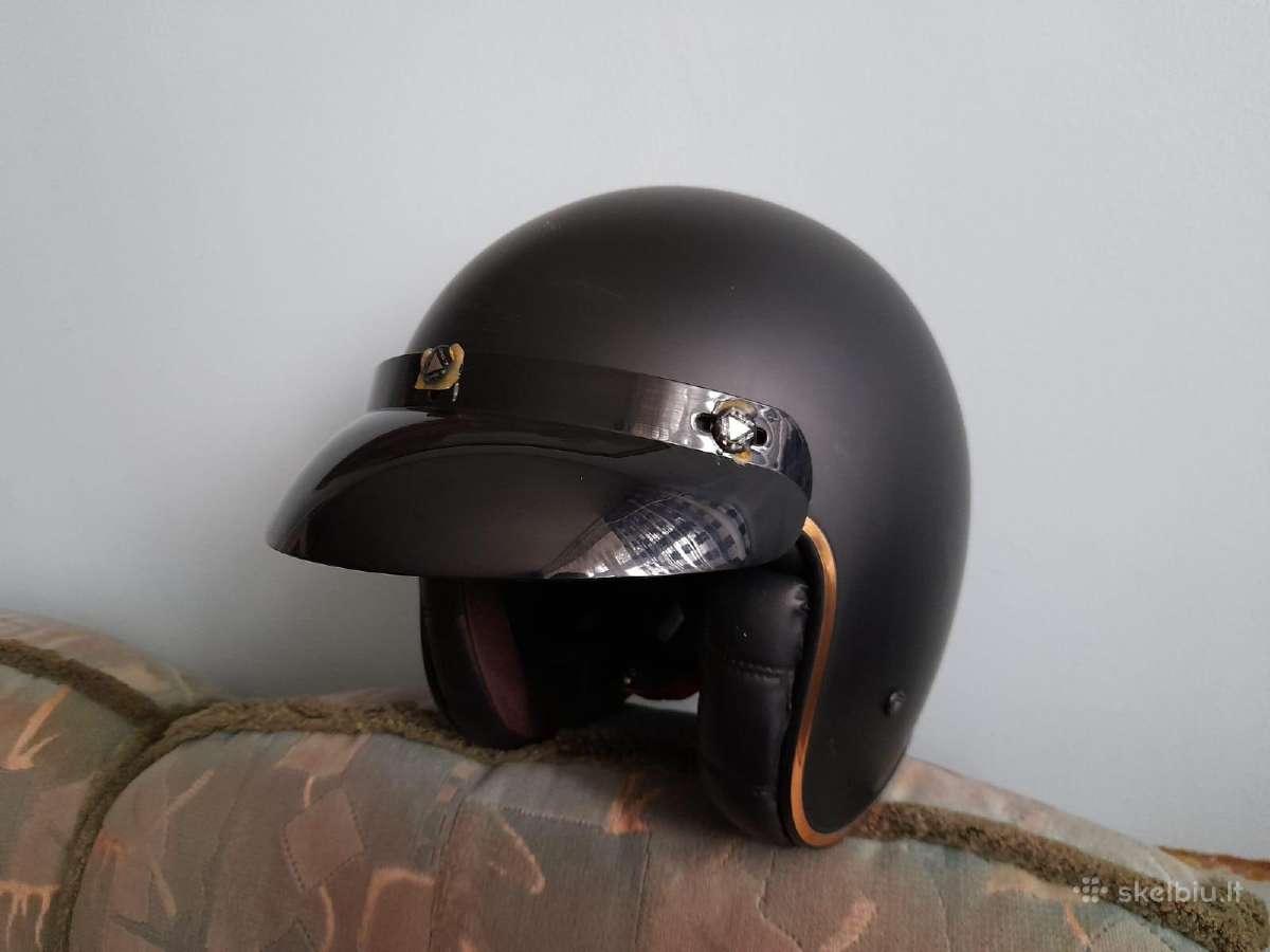 Parduodu odinę moto striukę ir moto šalmą
