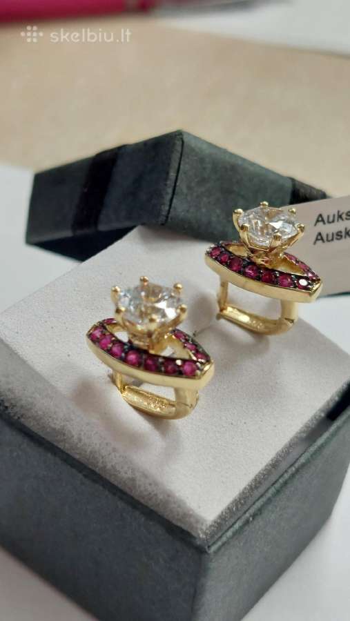Auksiniai auskarai