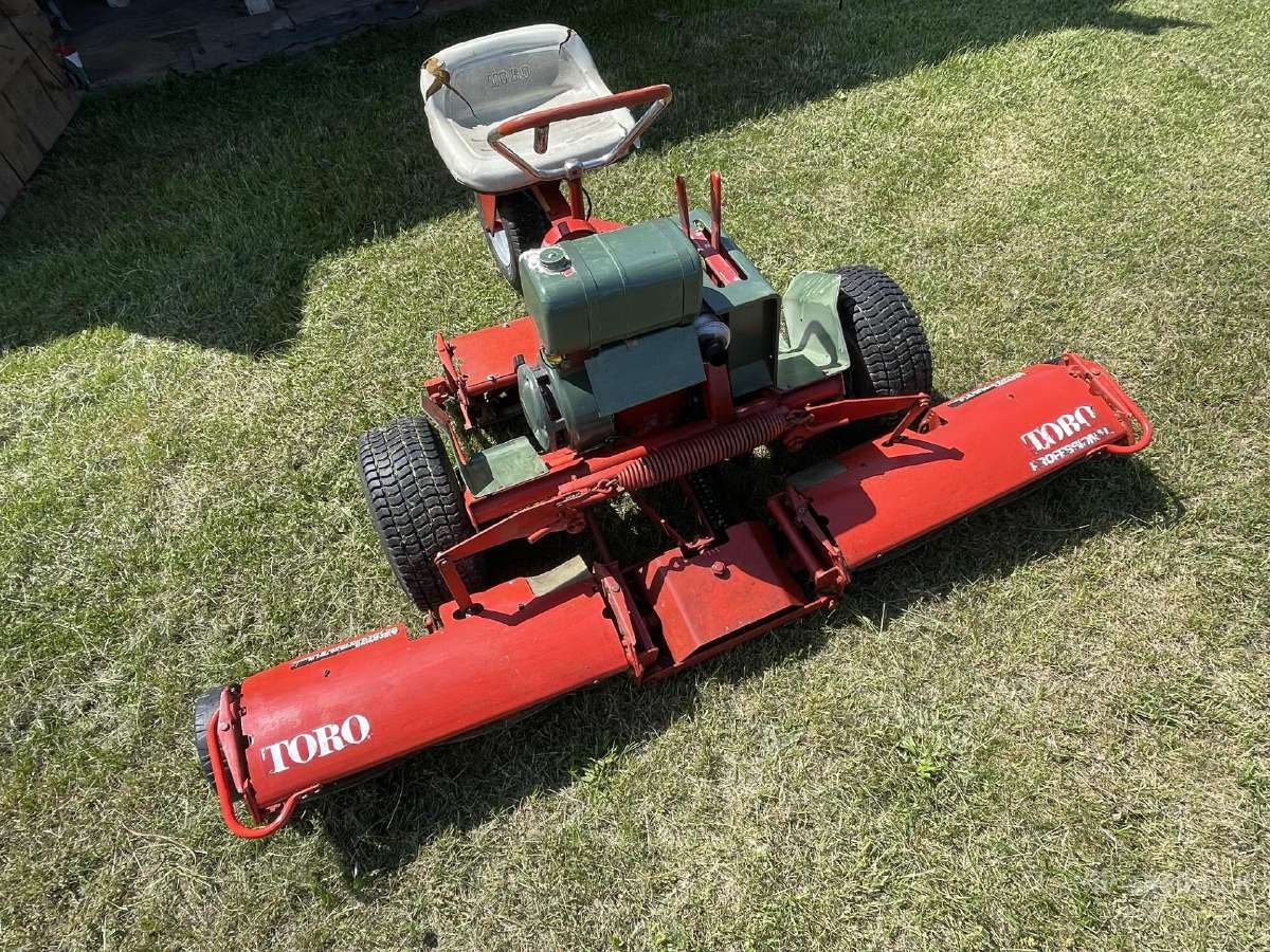 Toro-70.traktoriukas žolepjovė 1.80m