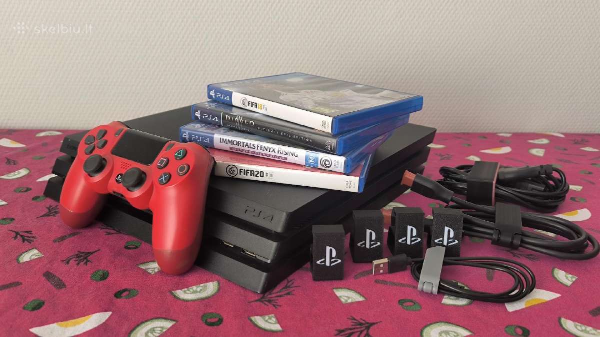 Playstation 4 pro 1tb su žaidimais