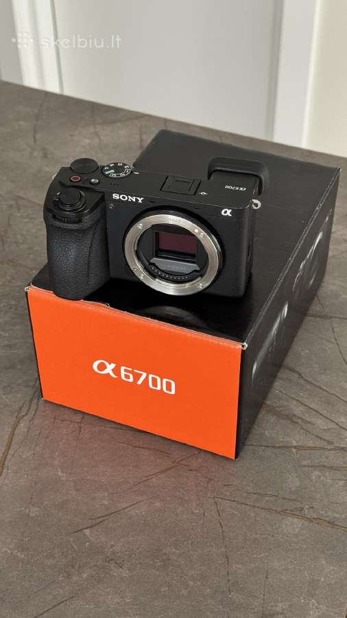 Sony A6700