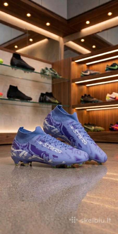 Lengvi vyriški futbolo bateliai (bucai), 44 dydis