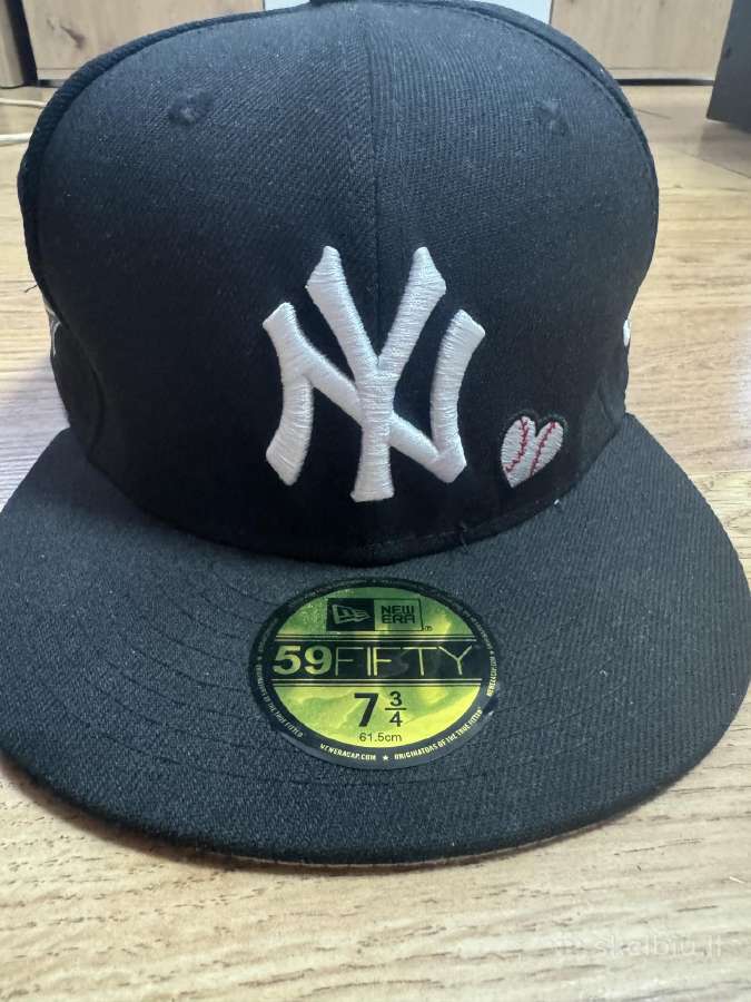 New era kepurė
