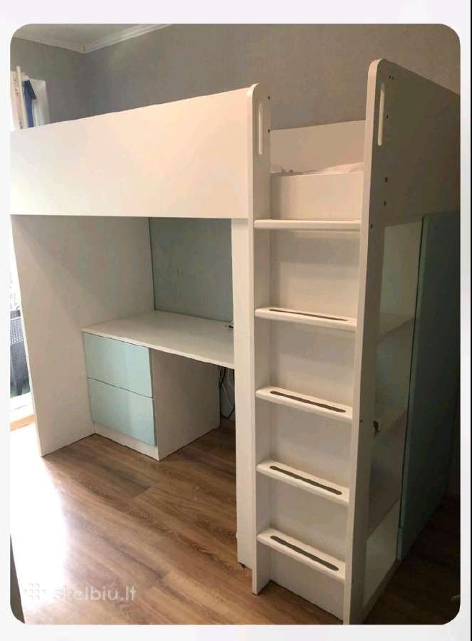 Aukšta lova Ikea Smastad su stalu ir spinta