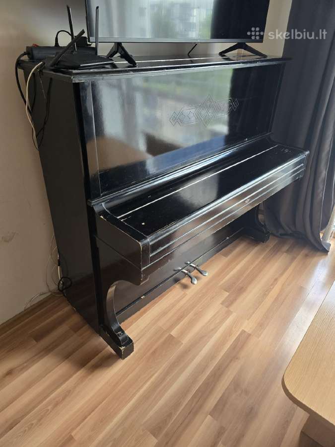 Parduodu pianiną