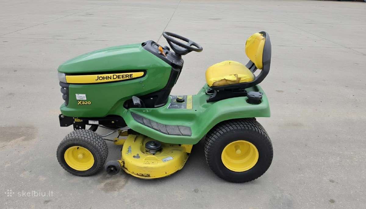 John Deere x320