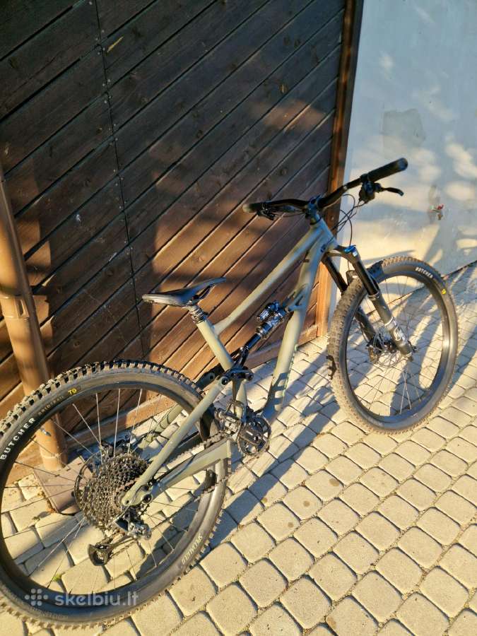 Specialized Status 2023