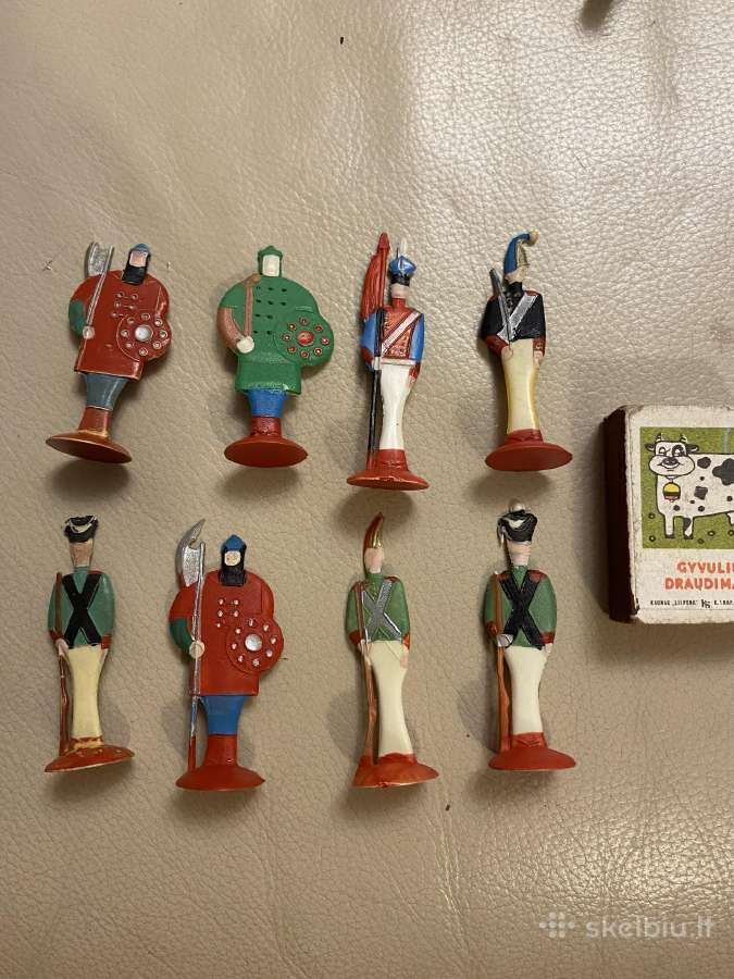 Kareiveliai tarybiniai plastikas