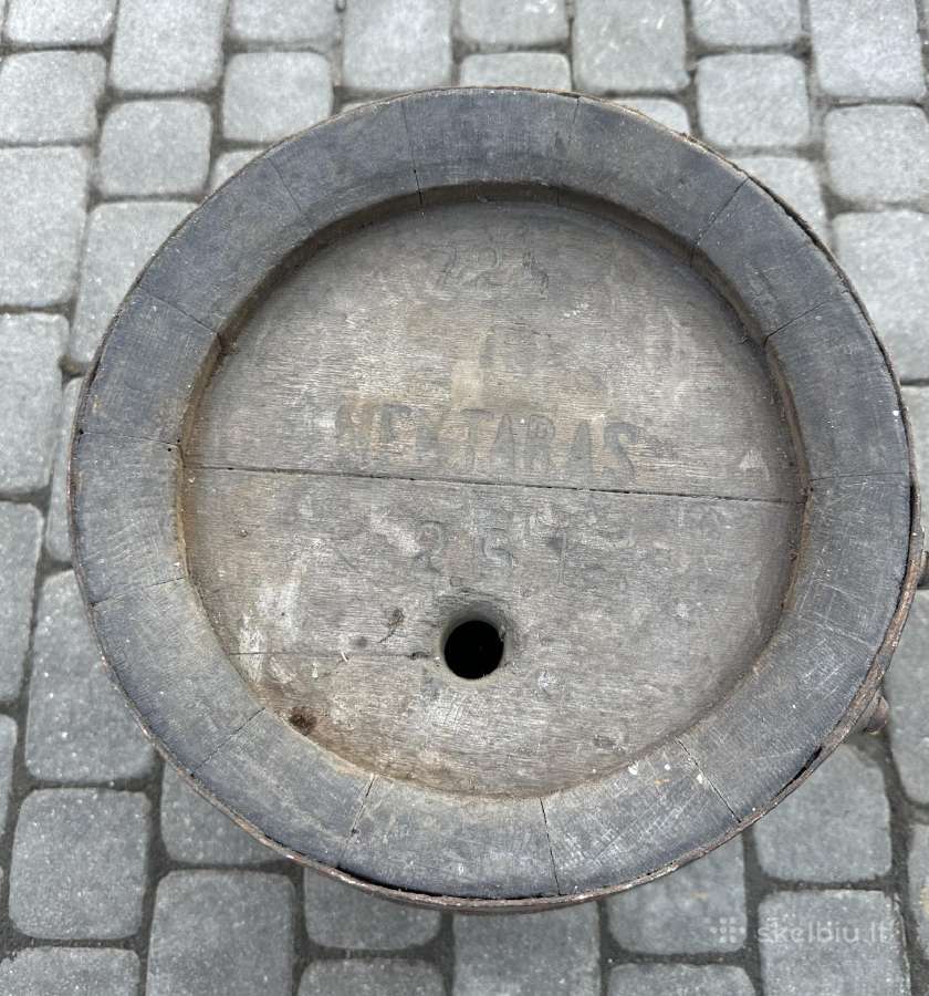 Alaus daryklos Nektaras backute
