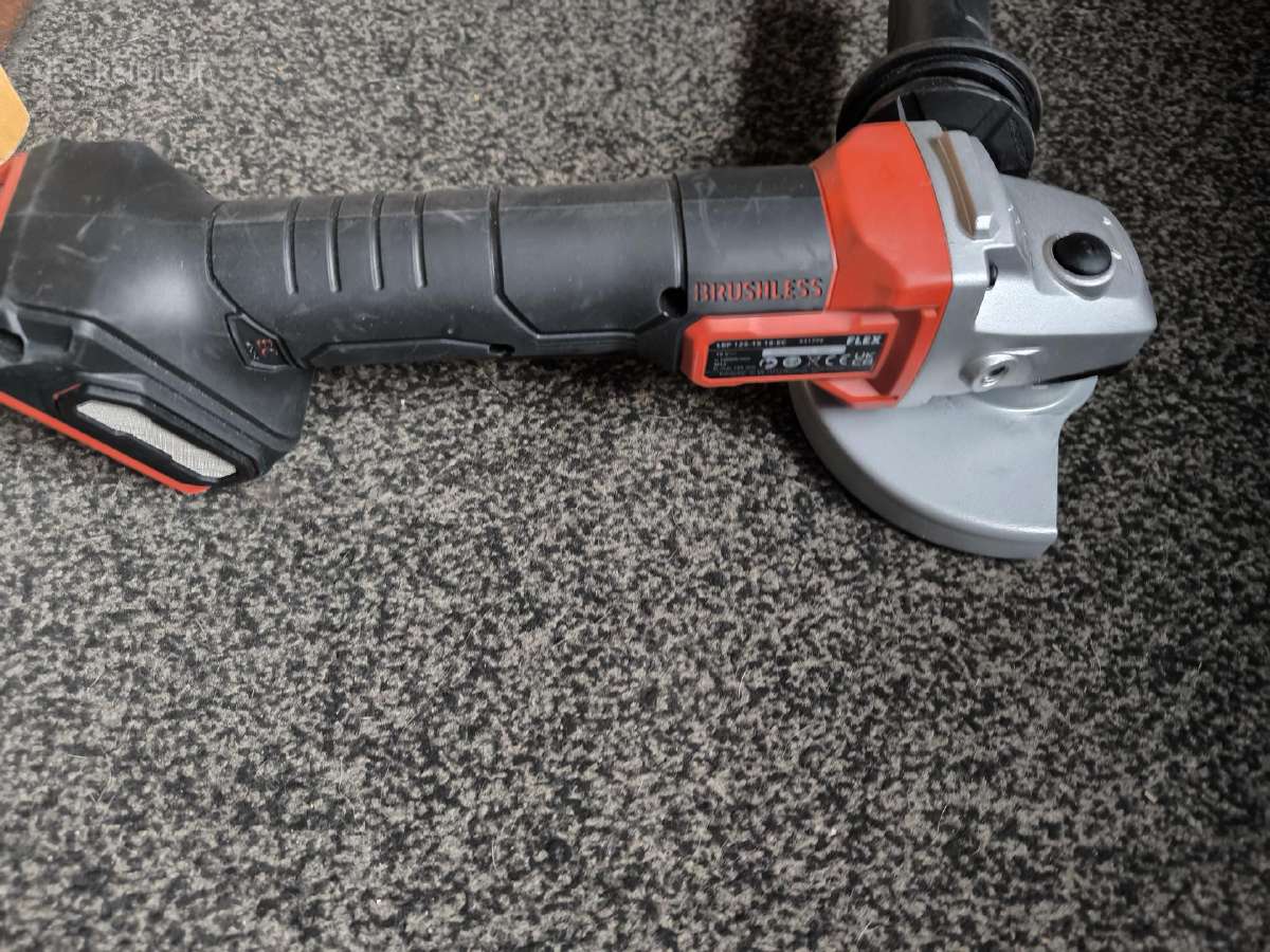 Kampinis šlifuoklis flex akumuliatorinis