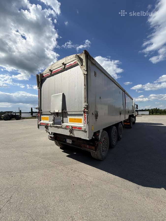 Volvo sunkvežimis su puspriekabe - nuotraukos Nr. 6