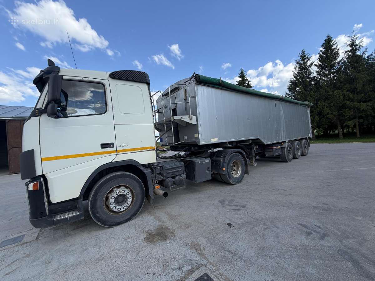 Volvo sunkvežimis su puspriekabe - nuotraukos Nr. 7