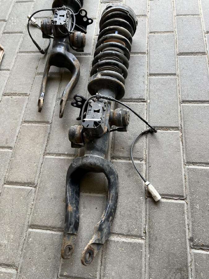 Bmw F10/11 priekiniai amortizatoriai