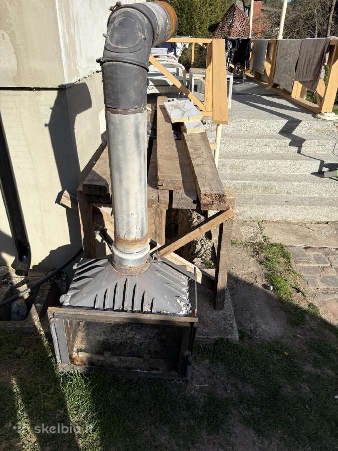 Židinio kapsulė su dūmtraukiu