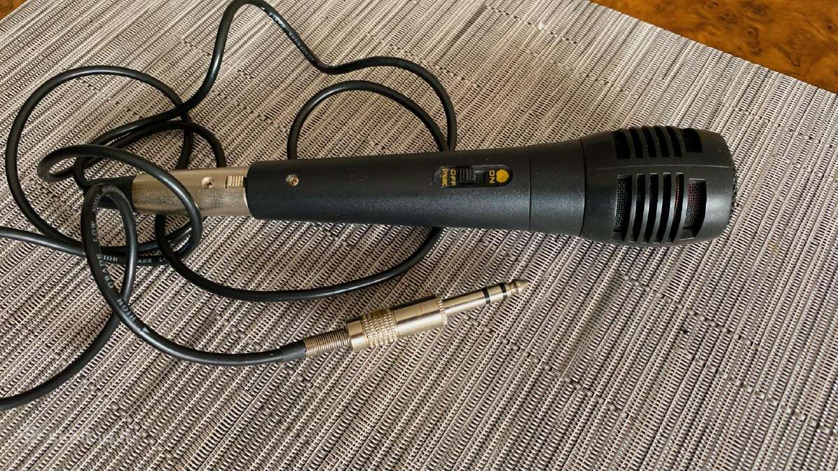 Kondensatorinis mikrofonas vokalui