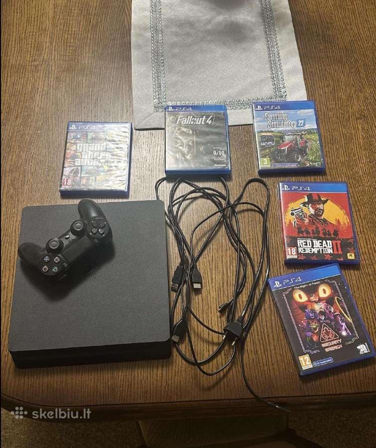 Playstation 4 slim