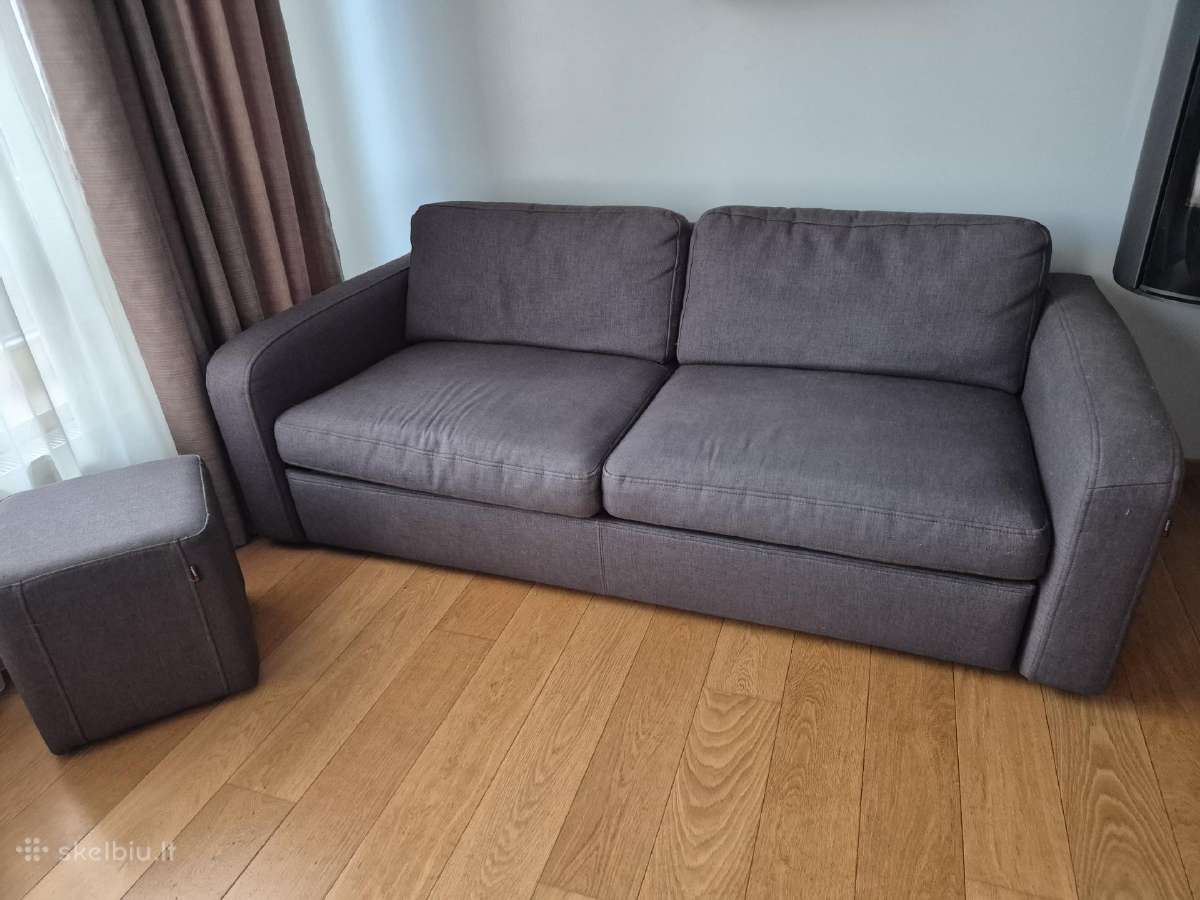 Sofa su pufiku