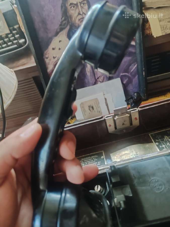 Militaristika telefonas - nuotraukos Nr. 12