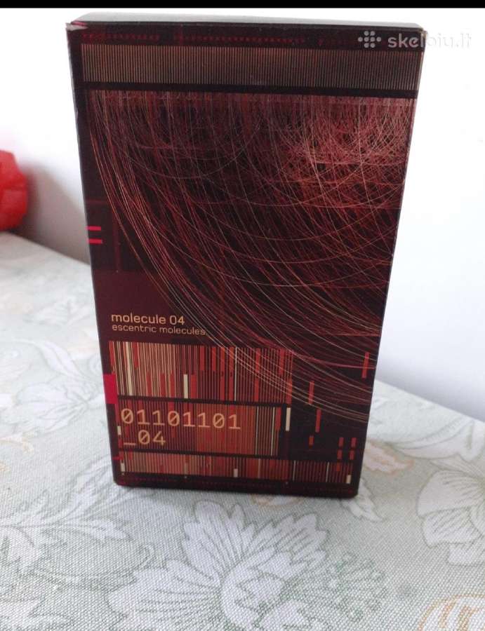 Kvepalai Molecule ir Dkny