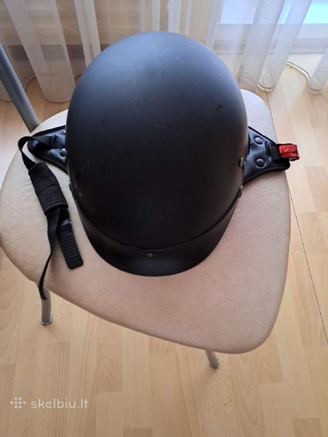 Parduodu 2 šalmus