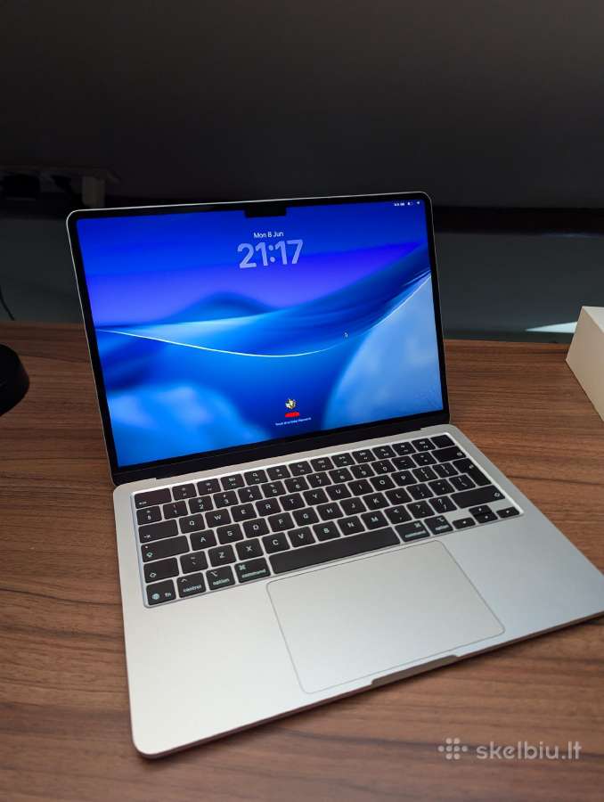 MacBook Air M4 13" 16gb RAM / 256gb SSD
