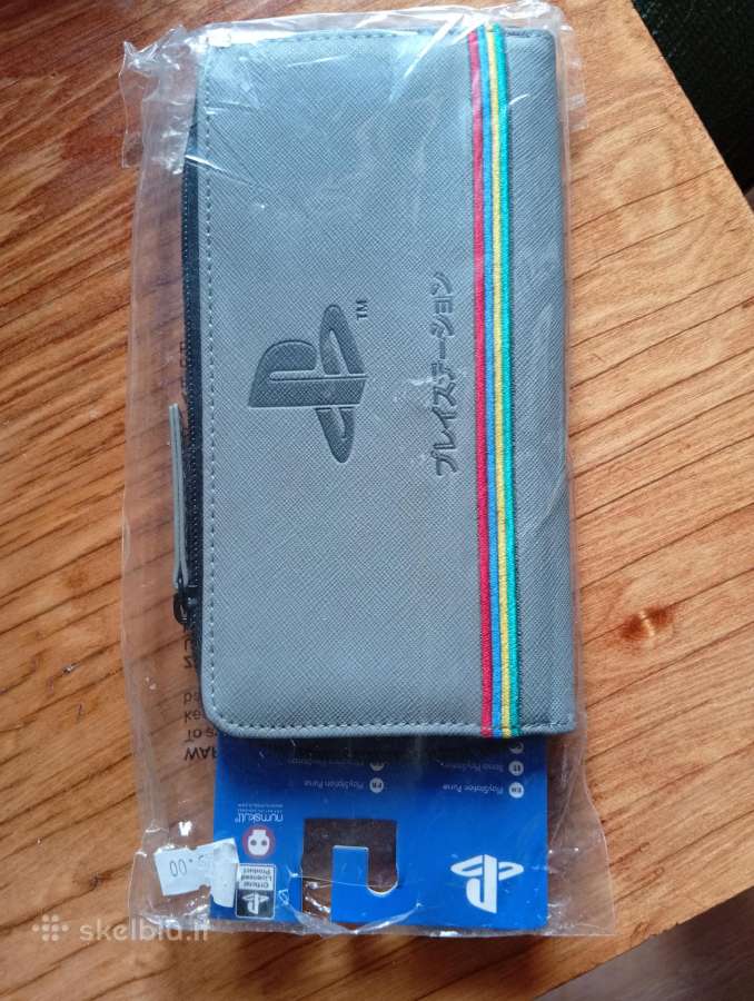 „numskull“ oficiali„playstation 25-mečio“ piniginė