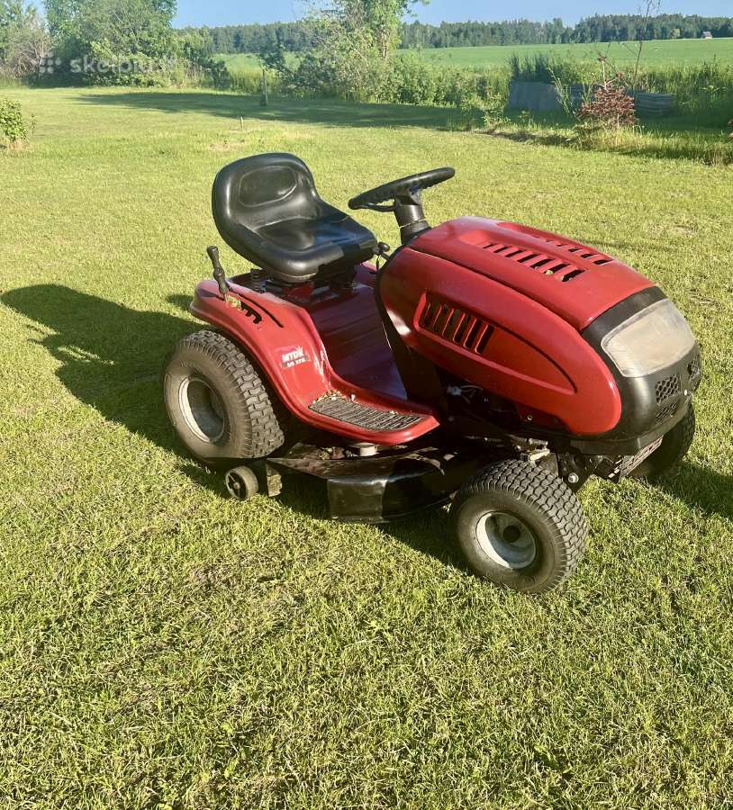 Sodo traktoriukas mtd LG 175