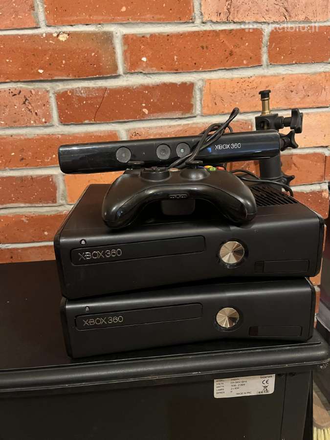 2 xbox 360 slim,1pultelis ir kinect