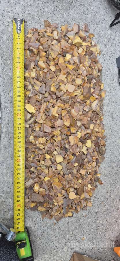 Parduodu gintarą, įvairaus dydžio,svorio. 0.50€/g