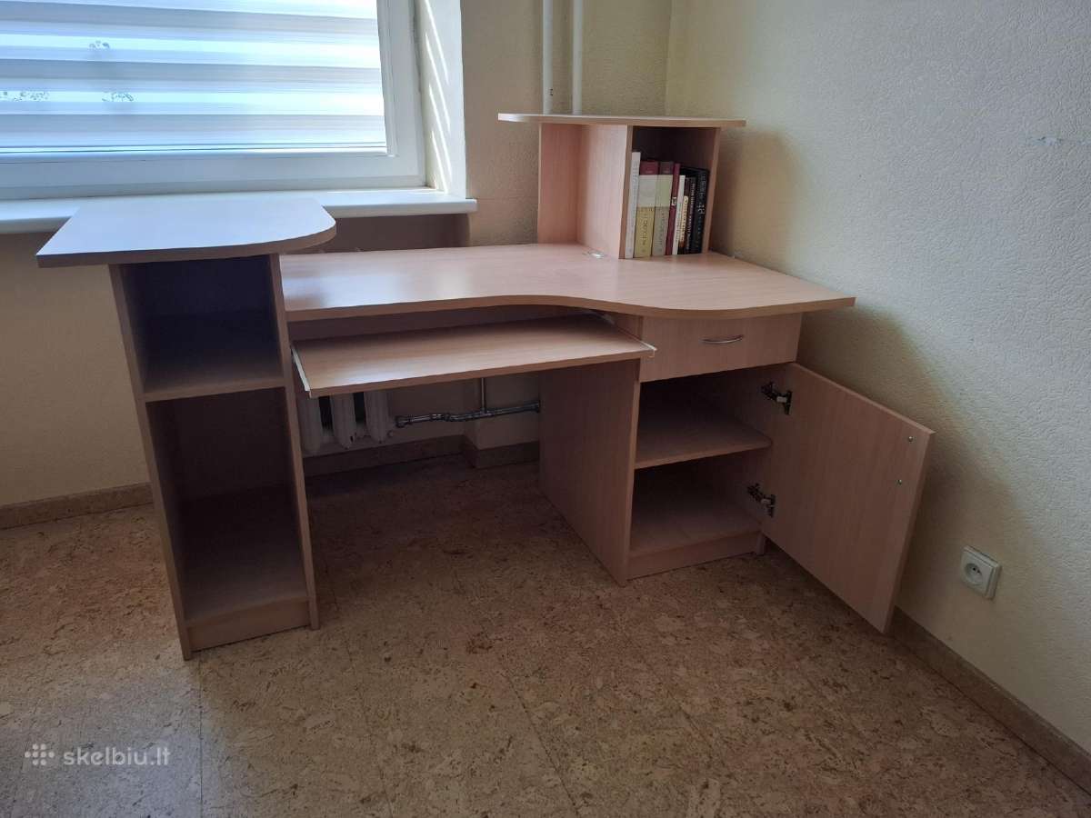 Parduodu masyvų, tačiau gerą darbo stalą - nuotraukos Nr. 3