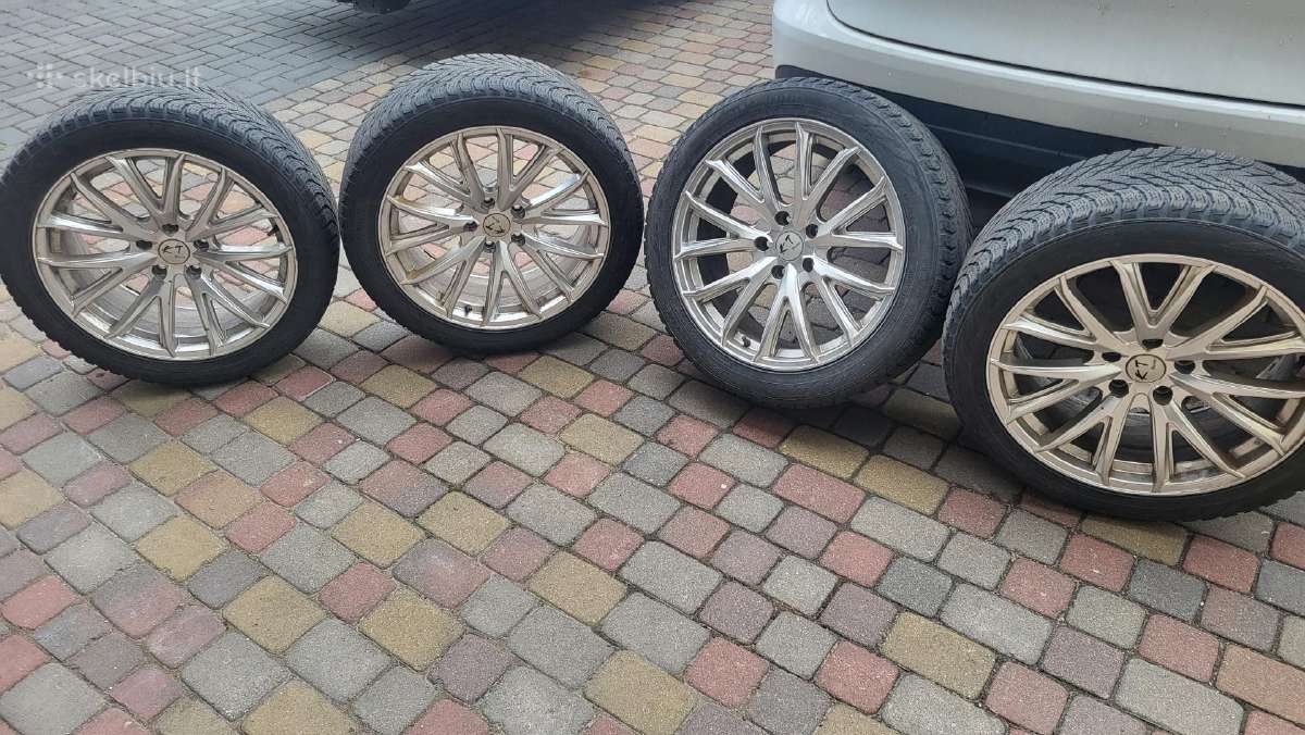 Tesla model S ,R19 ratllankiai su padangom
