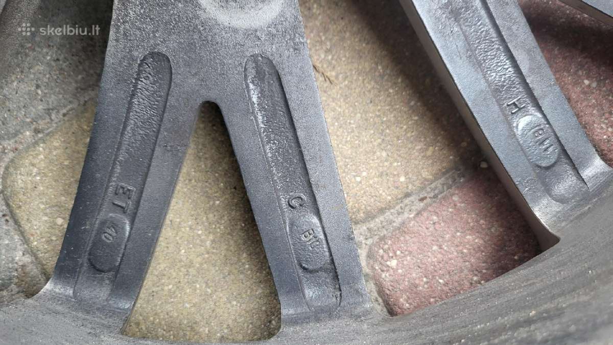 Tesla model S ,R19 ratllankiai su padangom - nuotraukos Nr. 8