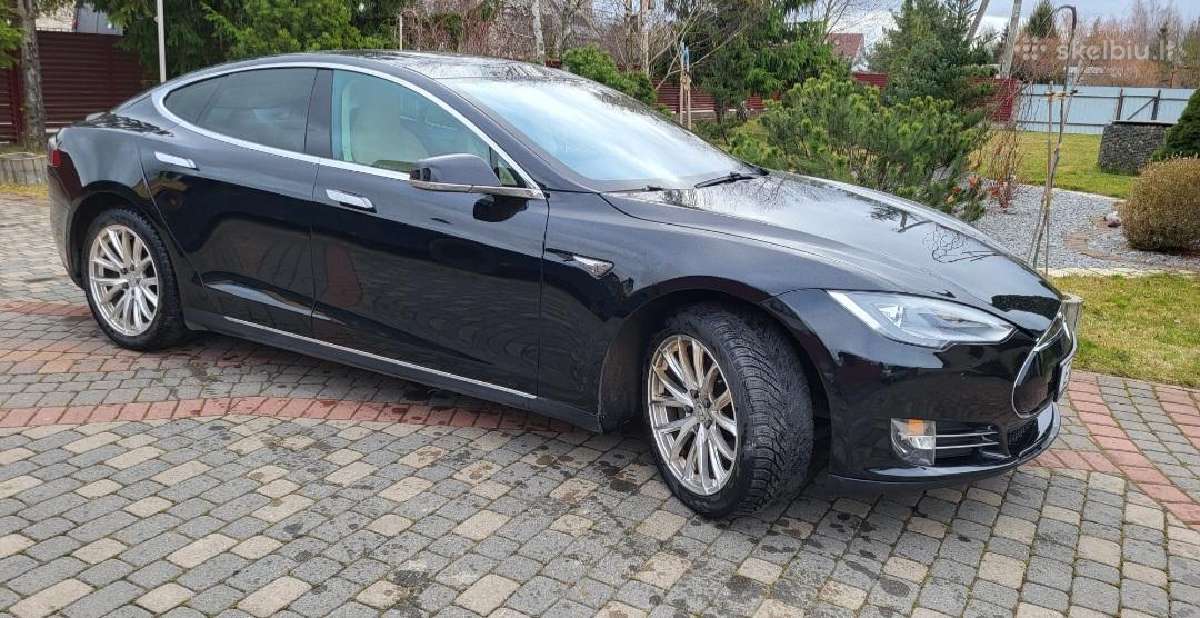 Tesla model S ,R19 ratllankiai su padangom - nuotraukos Nr. 10